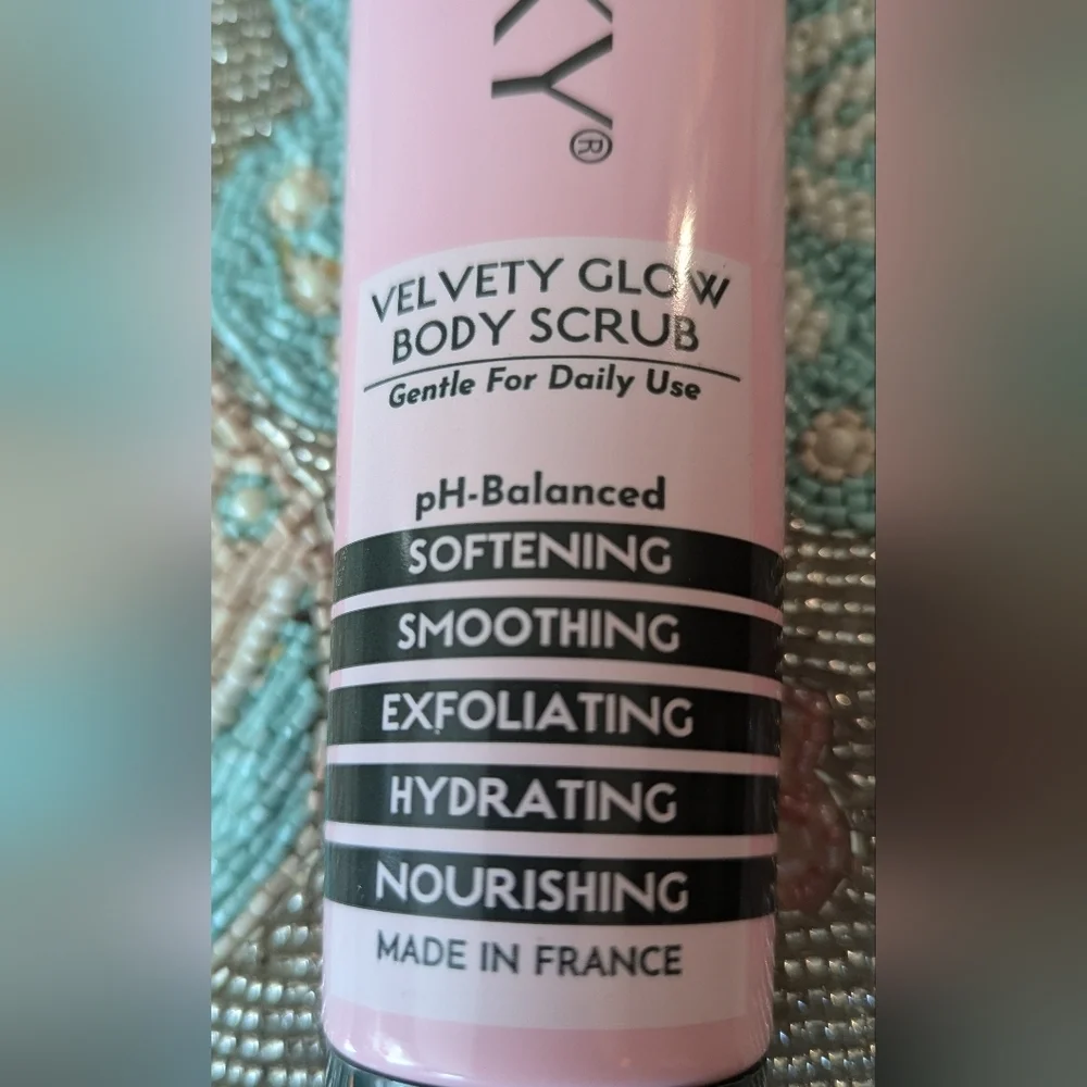 New Sealed Mudmasky Velvety Glow Body Scrub 6.0 fl oz